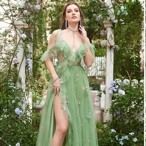 A-Line V-Neck Spaghetti Straps Embroidery Green Long Dress with Slit